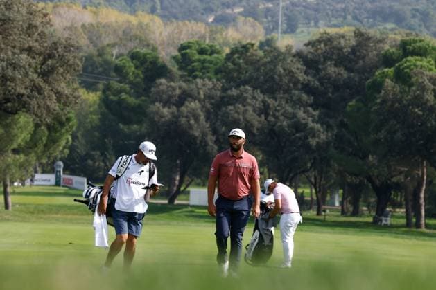 October 15, 2023, MADRID, MADRID, SPAIN: Jon Rahm of Spain in action during Acciona Open de Espana, Round 4, Golf tournament celebrated at Club de Campo on October 15, 2023, in Madrid, Spain. MADRID SPAIN - ZUMAa181 20231015_zaa_a181_132 Copyright: xOscarxJ.xBarrosox