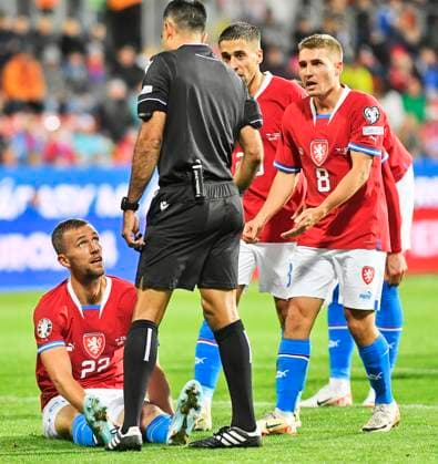Tomas Soucek (CZE), left, discussing with referee during the Group E match of the 2024 European Football Championship qualifiers: Czech Republic - Faroe Islands, Pilsen, Czech Republic, on October 15, 2023. (CTKxPhoto MiroslavxChaloupka) CTKPhotoP2023101505690  CTKPhotoP2023101505690
