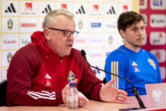 231015 Head coach Janne Andersson and Victor Nilsson Lindelöf of the Swedish national football team during a press conference, PK, Pressekonferenz on October 15, 2023 in Brussels. Photo: Joel Marklund BILDBYRAN kod JM JM0536 bbeng fotboll football soccer fotball em-kval UEFA EURO, EM, Europameisterschaft,Fussball Qualifier, EM, Europameisterschaft presskonferens press conference sverige sweden sverige a Copyright: JOELxMARKLUND BB231015JM070