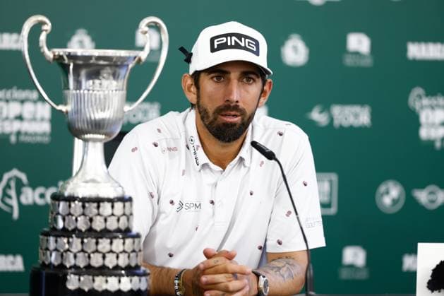 October 15, 2023, MADRID, MADRID, SPAIN: Matthieu Pavon of France attends his press conference, PK, Pressekonferenz with the trophy after winning during Acciona Open de Espana, Round 4, Golf tournament celebrated at Club de Campo on October 15, 2023, in Madrid, Spain. MADRID SPAIN - ZUMAa181 20231015_zaa_a181_203 Copyright: xOscarxJ.xBarrosox
