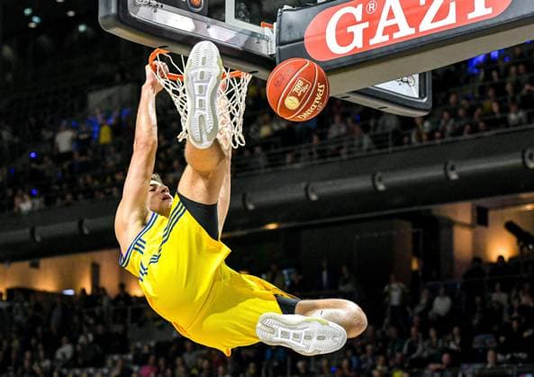 Sport Themen der Woche KW41 Basketball BBL Achtelfinale, Alba Berlin - Basketball Löwen Braunschweig 15.10.2023,xdanx, Basketball BBL Achtelfinale, Alba Berlin - Basketball Löwen Braunschweig, v.l. Tim Schneider (Alba Berlin No.10), mit Dunking Berlin Max Schmeling Halle Berlin Deutschland (DE) *** Basketball BBL Round of 16, Alba Berlin Basketball Löwen Braunschweig 15 10 2023,xdanx, Basketball BBL Round of 16, Alba Berlin Basketball Löwen Braunschweig, v l Tim Schneider Alba Berlin No 10 , with dunking Berlin Max Schmeling Halle Berlin Germany EN Copyright: xDanielxLakomskix