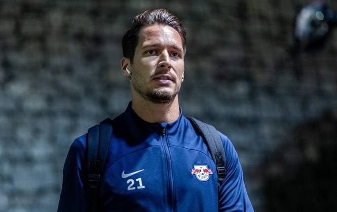 Busankunft Leipzigs Janis Blaswich. Fussball 1. Bundesliga, 7. Spieltag: RB Leipzig - VfL Bochum. 7. Oktober 2023: Leipzig, Red Bull Arena. RB Leipzig - VfL Bochum