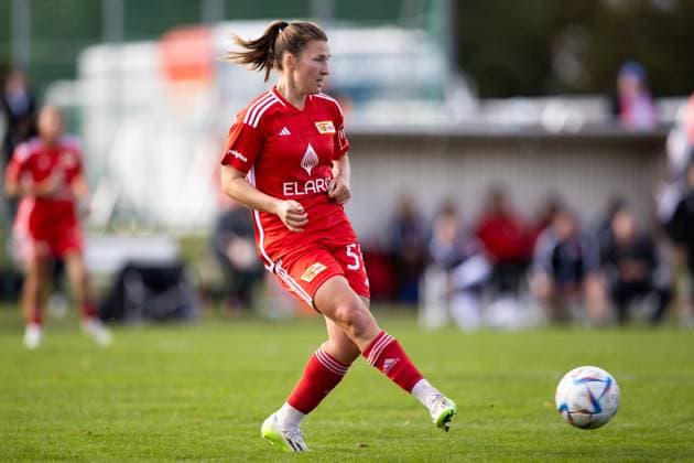 Frauen-Regionalliga Nordost: 1. FFV Erfurt vs. 1. FC Union Berlin; Erfurt; 15.10.2023 Katja Orschmann ( 55; 1. FC Union Berlin) Frauen-Regionalliga Nordost: 1. FFV Erfurt vs. 1. FC Union Berlin; Hauptplatz Sportforum Johannesplatz Erfurt; 15.10.2023 Copyright: xBEAUTIFULxSPORTS Duehringx
