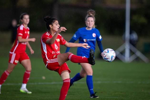Frauen-Regionalliga Nordost: 1. FFV Erfurt vs. 1. FC Union Berlin; Erfurt; 15.10.2023 Sarah Abu Sabbah ( 16; 1. FC Union Berlin) Frauen-Regionalliga Nordost: 1. FFV Erfurt vs. 1. FC Union Berlin; Hauptplatz Sportforum Johannesplatz Erfurt; 15.10.2023 Copyright: xBEAUTIFULxSPORTS Duehringx