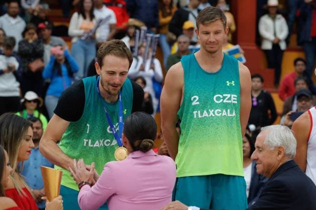 FIVB Beach volleyball, Beachvolleyball World Championships Medal Ceremony October 15, 2023, Tlaxcala, Mexico: Gold medalist Ondrej Perusic and David Schweiner of Czechia lift their winners trophy during the medal ceremony for the Men s Beach Volleyball World Championship, WM, Weltmeisterschaft Final. October 15, 2023 in Tlaxcala, Mexico.(Photo by Essene Hernandez Eyepix Group) Copyright: xEssenexHernandez xEyepixxGroupx EH_15102023_101582