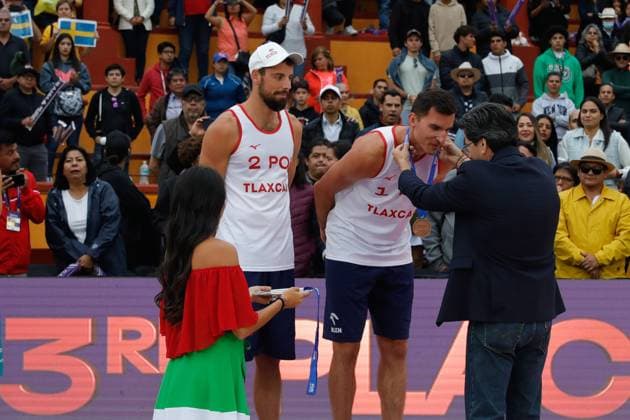 FIVB Beach volleyball, Beachvolleyball World Championships Medal Ceremony October 15, 2023, Tlaxcala, Mexico: Bronze medalist Bartosz Losiak and Michal Bryl of Poland receive medals during the medal ceremony for the Men s Beach Volleyball World Championship, WM, Weltmeisterschaft Final. October 15, 2023 in Tlaxcala, Mexico.(Photo by Essene Hernandez Eyepix Group) Copyright: xEssenexHernandez xEyepixxGroupx EH_15102023_101588