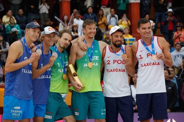 FIVB Beach volleyball, Beachvolleyball World Championships Medal Ceremony October 15, 2023, Tlaxcala, Mexico: (L-R) Silver medalist David Ahman and Jonatan Hellvig of Sweden, Gold medalist Ondrej Perusic and David Schweiner of Czechia and Bronze medalist Bartosz Losiak and Michal Bryl of Poland celebrate with their medals during the medal ceremony for the Men s Beach Volleyball World Championship, WM, Weltmeisterschaft Final. October 15, 2023 in Tlaxcala, Mexico.(Photo by Essene Hernandez Eyepix Group) Copyright: xEssenexHernandez xEyepixxGroupx EH_15102023_101592