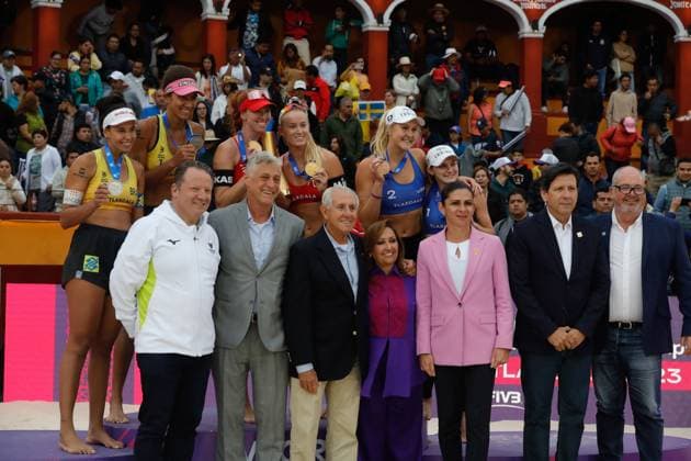 FIVB Beach volleyball, Beachvolleyball World Championships Medal Ceremony October 15, 2023, Tlaxcala, Mexico: (L-R) Silver medalist Eduarda Duda Lisboa and Ana Patricia Ramos of Brazil, Gold medalist Kelly Cheng and Sara Hughes of USA and Silver medalist Kristen Nuss and Taryn Kloth of USA celebrate with their medals during the medal ceremony for the Women s Beach Volleyball World Championship, WM, Weltmeisterschaft Final. October 15, 2023 in Tlaxcala, Mexico.(Photo by Essene Hernandez Eyepix Group) Copyright: xEssenexHernandez xEyepixxGroupx EH_15102023_101606