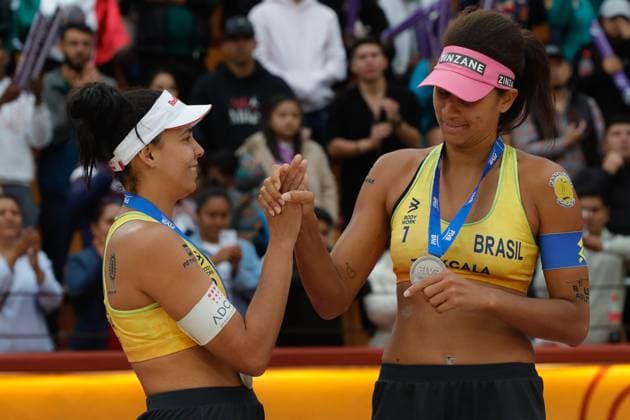 FIVB Beach volleyball, Beachvolleyball World Championships Medal Ceremony October 15, 2023, Tlaxcala, Mexico: Silver medalist Eduarda Duda Lisboa and Ana Patricia Ramos of Brazil celebrate with their medals during the medal ceremony for theWomen s Beach Volleyball World Championship, WM, Weltmeisterschaft Final. October 15, 2023 in Tlaxcala, Mexico.(Photo by Essene Hernandez Eyepix Group) Copyright: xEssenexHernandez xEyepixxGroupx EH_15102023_101681