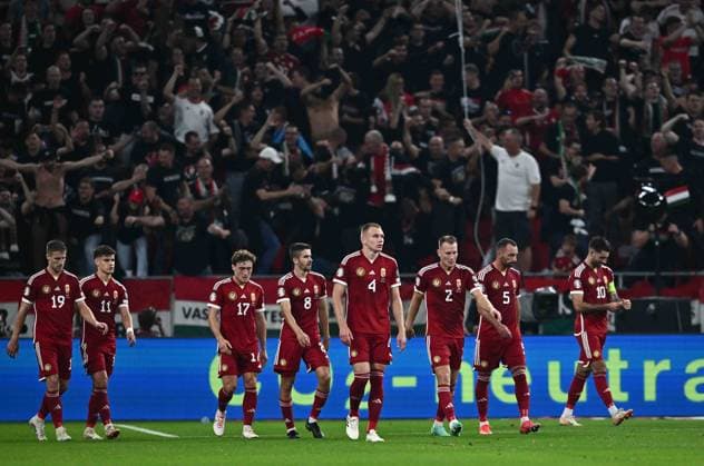 BUDAPEST, HUNGARY - OCTOBER 14: Roland Sallai, Dominik Szoboszlai, Milos Kerkez, Attila Szalai of Hungary celebrates with fans during the UEFA EURO, EM, Europameisterschaft,Fussball 2024 European qualifier match between Hungary and Serbia at Puskas Arena on October 14, 2023 in Budapest, Hungary. Photo by Sebastian Frej Hungary v Serbia: Group G - UEFA EURO 2024 European Qualifiers Copyright: xSebastianxFrejx