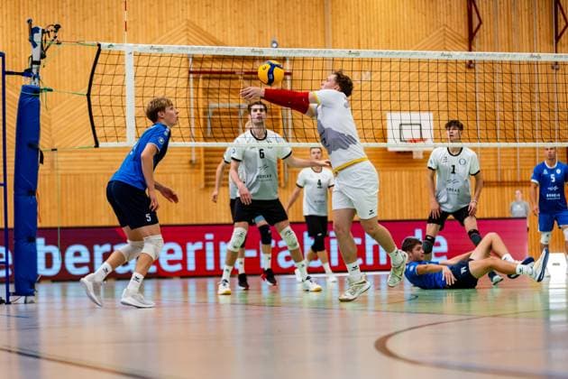15.10.2023, GER, 2.BL Maenner Sued, Volleyball, Saison 2023 2024, Blue Volleys Gotha - Volley YoungStars Friedrichshafen Huckle, Lucas (Volley YoungStars Friedrichshafen) Gotha Ernestiner-Halle Thüringen Deutschland