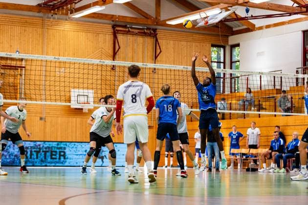 15.10.2023, GER, 2.BL Maenner Sued, Volleyball, Saison 2023 2024, Blue Volleys Gotha - Volley YoungStars Friedrichshafen Woumnga, Christian (Volley YoungStars Friedrichshafen) Gotha Ernestiner-Halle Thüringen Deutschland