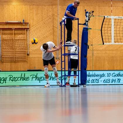 15.10.2023, GER, 2.BL Maenner Sued, Volleyball, Saison 2023 2024, Blue Volleys Gotha - Volley YoungStars Friedrichshafen Erik Niederluecke (Blue Volleys Gotha) Gotha Ernestiner-Halle Thüringen Deutschland