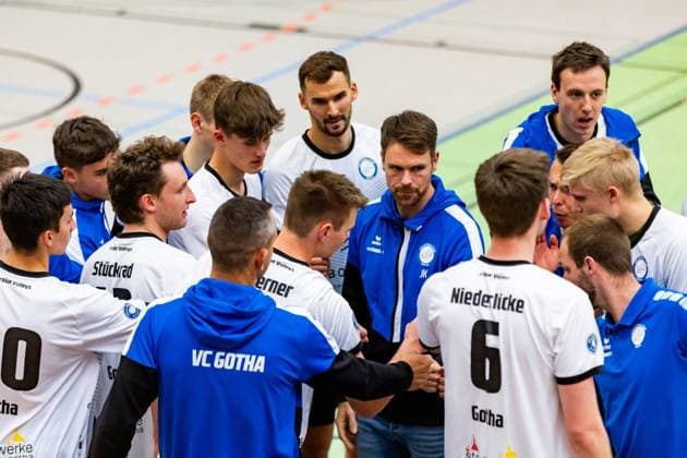 15.10.2023, GER, 2.BL Maenner Sued, Volleyball, Saison 2023 2024, Blue Volleys Gotha - Volley YoungStars Friedrichshafen Jonas Kronseder (Blue Volleys Gotha) Gotha Ernestiner-Halle Thüringen Deutschland