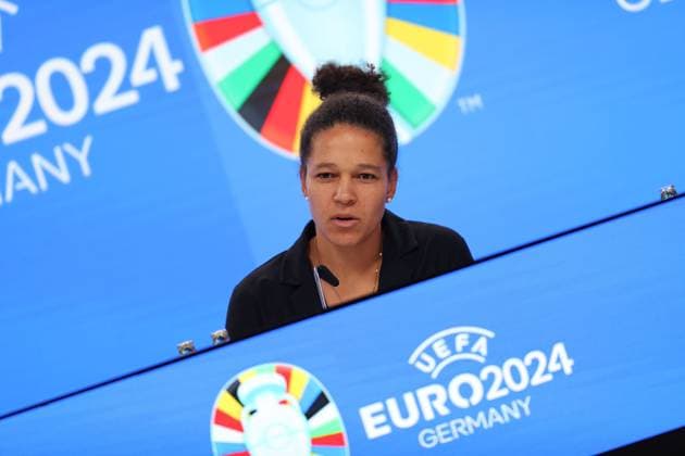 Frankfurt am Main am 16.Oktober 2023 Deutsche Bank Park Medientermin der EURO 2024 GmbH v.l., Celia Å aÅ¡ic, Botschafterin der UEFA EURO, EM, Europameisterschaft,Fussball 2024, nachdenklich Copyright: JoaquimxFerreira