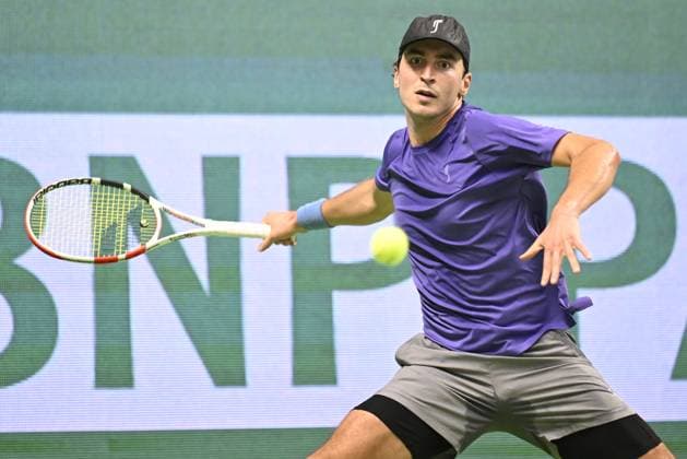 STOCKHOLM 20231016 Karl Friberg (Sverige) i sin match mot Miomir Kecmanovic (Sebien) under tennisturneringen Nordic Open i Kungliga Tennishallen pa mandagen. STOCKHOLM SVERIGE x10030x