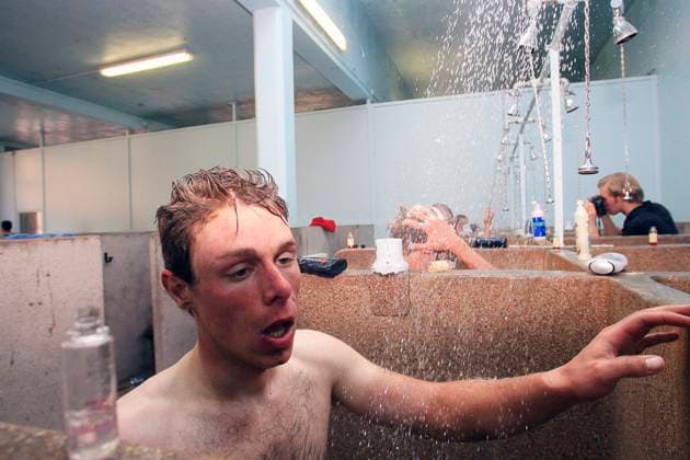 PARIS-ROUBAIX 15 04 2007 DOUCHES SHOWERS ILLUSTRATIE ILLUSTRATION VAN MECHELEN WOUTER PICTURE BY LUC CLAESSEN ISOSPORT FRANCE FRANCE FRANKRIJK  Copyright: xISOSPORTx 272850