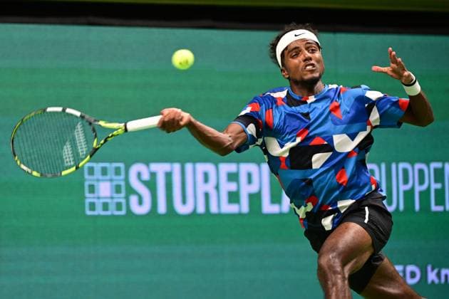 STOCKHOLM 20231016 Elias Ymer (Sverige) i sin match mot Roberto Bautista Agut (Spanien) under tennisturneringen Nordic Open i Kungliga Tennishallen pa mandagen. STOCKHOLM SVERIGE x10030x