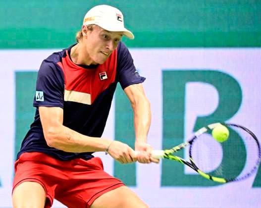 STOCKHOLM 20231017 Leo Borg i sin match mot Laslo Djere (Serbien) under tennisturneringen Nordic Open i Kungliga Tennishallen pa tisdagskvällen. STOCKHOLM SVERIGE x10030x