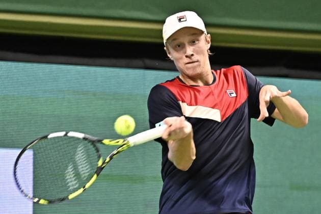 STOCKHOLM 20231017 Leo Borg i sin match mot Laslo Djere (Serbien) under tennisturneringen Nordic Open i Kungliga Tennishallen pa tisdagskvällen. STOCKHOLM SVERIGE x10030x