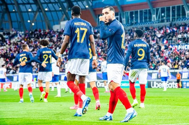 Joie des joueurs de l equipe de france aprÃ s le but de Rayan Cherki (Equipe de France U21, U 21 FOOTBALL : France U21 vs Chypre U21 - Qualification Championnat d Europe U21 - 17 10 2023 BaptisteAutissier Panoramic 
