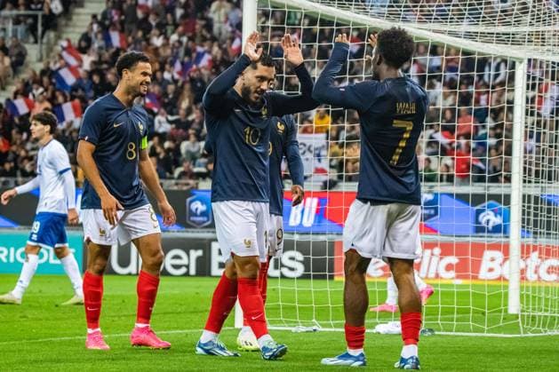 Joie des joueurs de l equipe de france aprÃ s le deuxieme but deuxieme de Arnaud Kalimuendo (Equipe de France U21, U 21 FOOTBALL : France U21 vs Chypre U21 - Qualification Championnat d Europe U21 - 17 10 2023 BaptisteAutissier Panoramic 