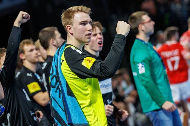 17.10.2023, Berlin, Handball, EHF European League, 1.Gruppe G, Max-Schmeling-Halle: Fuechse Berlin gegen Chambery Savoie HB. Berlins Torhueter Lasse Ludwig jubelt. Fuechse Berlin - Chambery Savoie HB