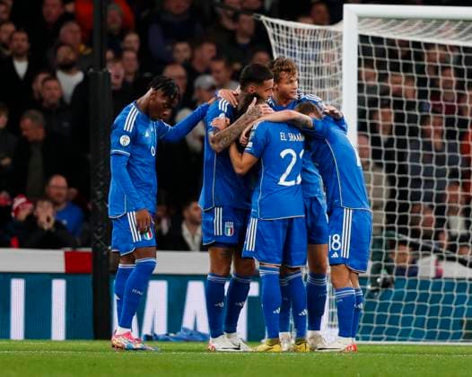 England v Italy UEFA EURO, EM, Europameisterschaft,Fussball 2024 Qualifiers Gianluca Scamacca of Italy (hidden) celebrates with his team-mates after scoring his sides first goal during the UEFA Euro 2024 Qualifiers Group C match at Wembley Stadium, London Copyright: xPaulxChestertonx FIL-19118-0032 UK Newspapers OUT