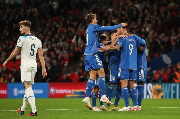 Gianluca Scamacca of Italy scores the opening goal to make it 0-1 and celebrates during the UEFA EURO, EM, Europameisterschaft,Fussball 2024 Qualifiers match between England and Italy at Wembley Stadium, London, England on 17 October 2023. Copyright: xKenxSparksx 38700004