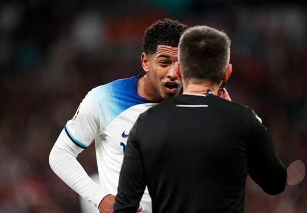 England v Italy UEFA EURO, EM, Europameisterschaft,Fussball 2024 Qualifiers Jude Bellingham of England appeals to Referee Clement Turpin during the VAR Check during the UEFA Euro 2024 Qualifiers Group C match at Wembley Stadium, London Copyright: xPaulxChestertonx FIL-19118-0067 UK Newspapers OUT