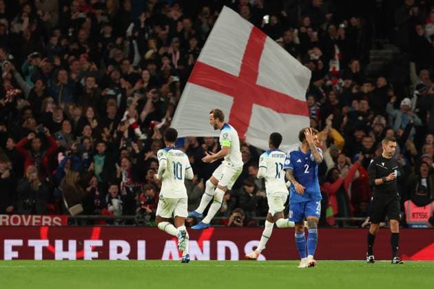Harry Kane of England scores from the penalty spot to make it 1-1 and celebrates during the UEFA EURO, EM, Europameisterschaft,Fussball 2024 Qualifiers match between England and Italy at Wembley Stadium, London, England on 17 October 2023. Copyright: xKenxSparksx 38700014