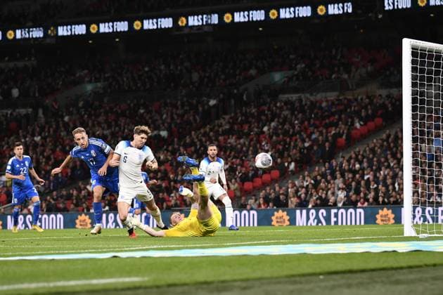 Foto Fabio Ferrari LaPresse 17 Ottobre 2023 - Londra, Inghilterra - calcio - Inghilterra vs Italia - Qualificazioni Euro 2024 - Group C - Stadio Wembley. Nella foto: Davide Frattesi (Italy) October 17, 2023 London, United Kingdom - sport, calcio -England vs Italy -European Qualifiers 2024 - Group C - Wembley Stadium. In the pic: Davide Frattesi (Italy)  Copyright: xFabioxFerrari LaPressex