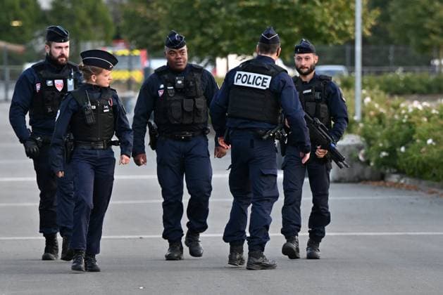 20231017 France vs Scotland illustration picture showing the high security level with extra Gendarmerie , CRS and police on the streets ahead of a soccer game between the national teams of France and Scotland in friendly game, on October 17 , 2023 in Lille, France. (Photo by David Catry Sportpix Isosport) Lille Decathlon Arena Stade Pierre Mauroy - Villeneuve d Ascq France  Copyright: xSportpix.bex xDavidxCatryxDavidxCatryx