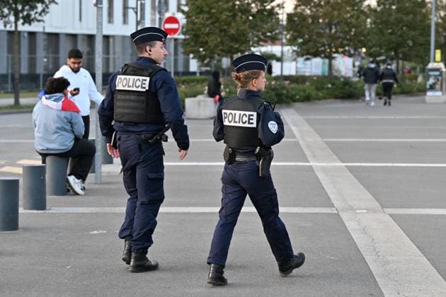 20231017 France vs Scotland illustration picture showing the high security level with extra Gendarmerie , CRS and police on the streets ahead of a soccer game between the national teams of France and Scotland in friendly game, on October 17 , 2023 in Lille, France. (Photo by David Catry Sportpix Isosport) Lille Decathlon Arena Stade Pierre Mauroy - Villeneuve d Ascq France  Copyright: xSportpix.bex xDavidxCatryxDavidxCatryx