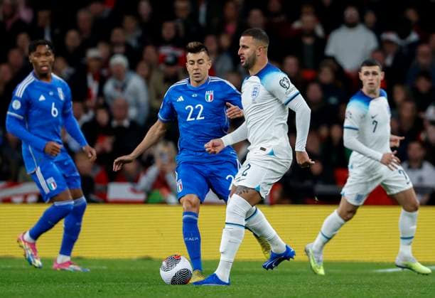 England v Italy: Group C - UEFA EURO, EM, Europameisterschaft,Fussball 2024 European Qualifiers Stephan El Shaarawy of Italy and Kyle Walker of England in action during the UEFA EURO 2024 European qualifier match between England and Italy at Wembley Stadium on October 17, 2023 in London, England. London Wembley Stadium England United Kingdom Copyright: xRichardxSellers Sportsphoto APLx 13957743