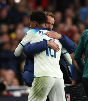 Gareth Southgate (England head coach) embraces Jude Bellingham (E) at the England v Italy UEFA EURO, EM, Europameisterschaft,Fussball 2024 Qualifier match at Wembley Stadium, London, UK on 17th October, 2023. 