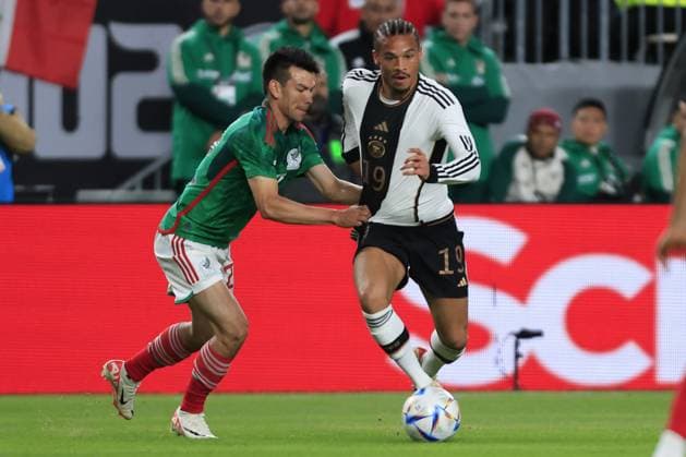 RECORD DATE NOT STATED Seleccion Mexico 2023 Mexico 2-2 Germany (L-R), Hirving Lozano of Mexico and Leroy Sane of Germany during the game Mexican national team, Nationalteam (Mexico) vs Germany, the friendly preparation, at Lincoln Financial Field Stadium, on October 17, 2023. <br><br> (I-D), Hirving Lozano de Mexico y Leroy Sane de Alemania durante el partido Seleccion Mexicana (Mexico) vs Alemania, amistoso de preparacion en el Lincoln Financial Field Stadium, el 17 de Octubre de 2023. PHILADELPHIA PENSILVANIA UNITED STATES  Copyright: xUlisesxNaranjox 20231017211448_SMN_23_AM_MEX_GER_SANE200