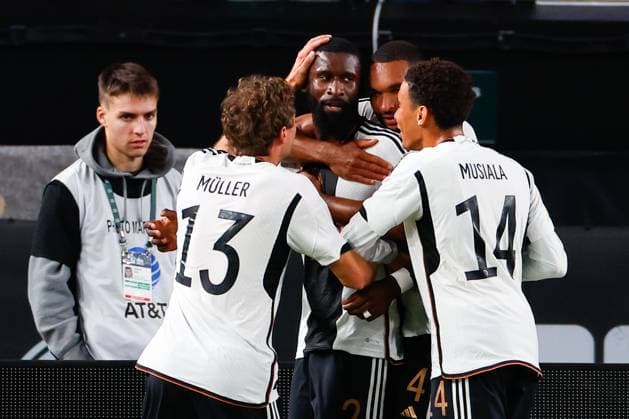 PHILADELPHIA, PA - OCTOBER 17: Antonio Rudiger 2 of Germany celebrates with teammates after scoring during the International Friendly, Länderspiel, Nationalmannschaft between Germany and Mexico at Lincoln Financial Field on October 17, 2023 in Philadelphia, Pennsylvania. (Photo by Rich Graessle Icon Sportswire) SOCCER: OCT 17 Mexico vs Germany EDITORIAL USE ONLY Icon23101825571