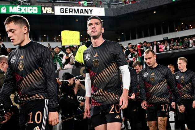 18.10.2023, Fussball Nationalteams Freundschaftsspiele 2023, Länderspiel, Mexico - Deutschland, im Lincoln Financial Field (Philadelphia, PA), v.li: Florian Wirtz (Deutschland), Robin Gosens (Deutschland).
