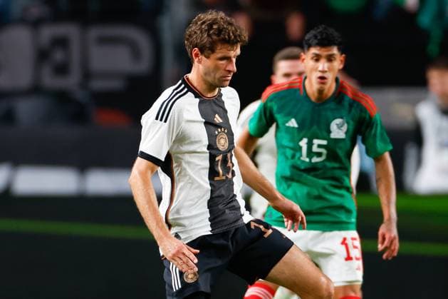 PHILADELPHIA, PA - OCTOBER 17: Thomas Muller 13 of Germany during the International Friendly, Länderspiel, Nationalmannschaft between Germany and Mexico at Lincoln Financial Field on October 17, 2023 in Philadelphia, Pennsylvania. (Photo by Rich Graessle Icon Sportswire) SOCCER: OCT 17 Mexico vs Germany EDITORIAL USE ONLY Icon23101825605