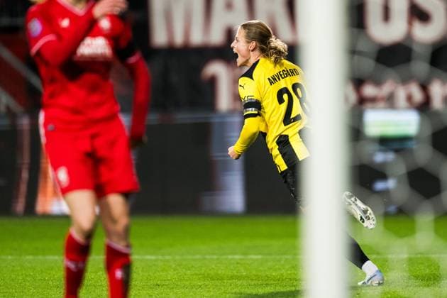 231018 Anna Anvegard of Häcken celebrates after scoring 1-1 during the UEFA Women s Champions League qualifying match between Twente and Häcken on October 18, 2023 in Enschede. Photo: Mathias Bergeld BILDBYRAN kod MB MB0749 fotboll football soccer fotball champions league champions league qualification twente häcken dam bbeng kval qualifier qualification jubel Copyright: MATHIASxBERGELD BB231018MB063