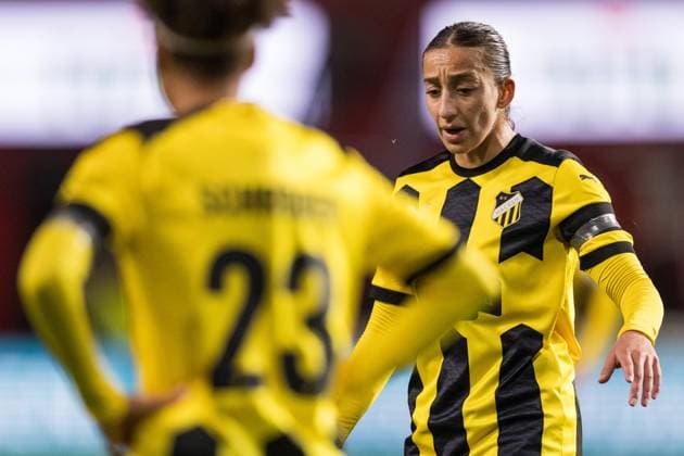 231018 Rusul Rosa Kafaji of Häcken during the UEFA Women s Champions League qualifying match between Twente and Häcken on October 18, 2023 in Enschede. Photo: Mathias Bergeld BILDBYRAN kod MB MB0749 fotboll football soccer fotball champions league champions league qualification twente häcken dam bbeng kval qualifier qualification Copyright: MATHIASxBERGELD BB231018MB071