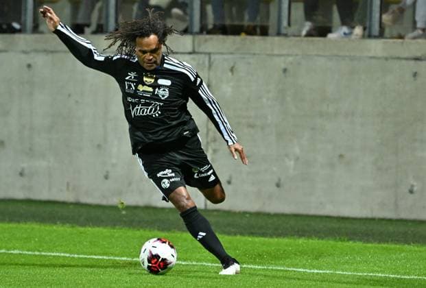 Christian Karembeu (variÃ tÃ s) FOOTBALL : VariÃ tÃ s Club de France va Team Calais - Match de gala - 18 10 2023 FredericChambert Panoramic 