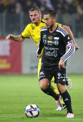 Belgium s Eden Hazard fights for the ball during a gala soccer game between Variety Club France with various personnalities and a team of Calais, for Les Pieces Jaunes association, Wednesday 18 October 2023, in Calais, France. Belgian Hazard announced last week his retirement. VIRGINIExLEFOUR  x77997742x