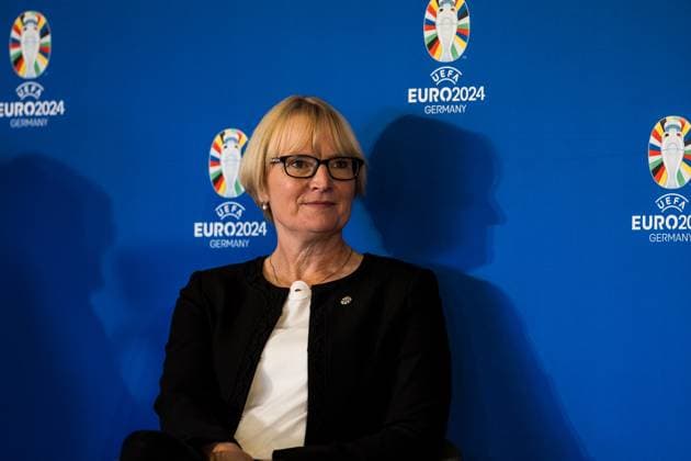 Pressekonferenz zur Bekanntgabe der Partnerschaft zwischen VDV und EURO 2024 GmbH; 19.10.2023 Stefanie Haaks, Vorstandsvorsitzende der Kölner Verkehrs-Betriebe und VDV-Praesidiumsmitglied Pressekonferenz zur Bekanntgabe der Partnerschaft zwischen VDV und EURO 2024 GmbH, Koeln, RheinEnergieStadion am 19.10.2023 Copyright: xBEAUTIFULxSPORTS Wunderlx