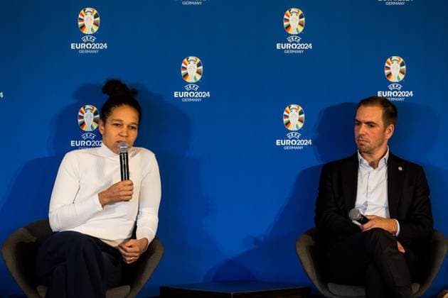 Pressekonferenz zur Bekanntgabe der Partnerschaft zwischen VDV und EURO 2024 GmbH; 19.10.2023 Celia äaöic, Botschafterin der UEFA EURO, EM, Europameisterschaft,Fussball 2024 und Philipp Lahm, Turnierdirektor der UEFA EURO 2024 Pressekonferenz zur Bekanntgabe der Partnerschaft zwischen VDV und EURO 2024 GmbH, Koeln, RheinEnergieStadion am 19.10.2023 Copyright: xBEAUTIFULxSPORTS Wunderlx
