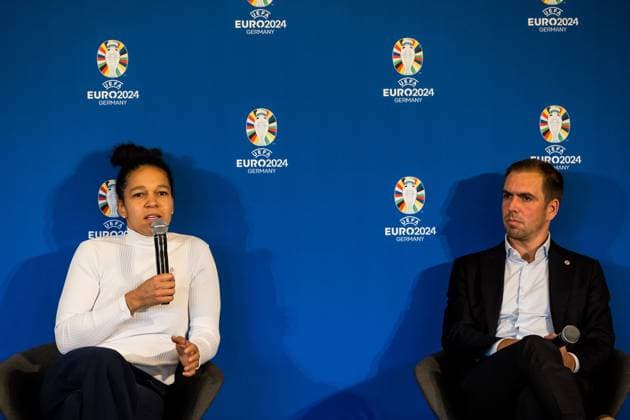 Pressekonferenz zur Bekanntgabe der Partnerschaft zwischen VDV und EURO 2024 GmbH; 19.10.2023 Celia äaöic, Botschafterin der UEFA EURO, EM, Europameisterschaft,Fussball 2024 und Philipp Lahm, Turnierdirektor der UEFA EURO 2024 Pressekonferenz zur Bekanntgabe der Partnerschaft zwischen VDV und EURO 2024 GmbH, Koeln, RheinEnergieStadion am 19.10.2023 Copyright: xBEAUTIFULxSPORTS Wunderlx