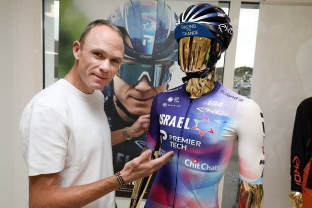 Sport Themen der Woche KW42 Sport Bilder des Tages Christopher Froome PHOTOPQR NICE MATIN Philipe Arnassan ; Frejus ; 19 10 2023 ; Christopher Froome chez Ekoï pour essayer des tenues et presenter son nouveau maillot du team Israel Ekoï new partner of Team Israel Premier Tech presents the 2023 jersey Frejus France  Copyright: xPHOTOPQR NICExMATIN MAXPPPxPhilipexArnassanx 20231019NIM5128 20231019NIM5124