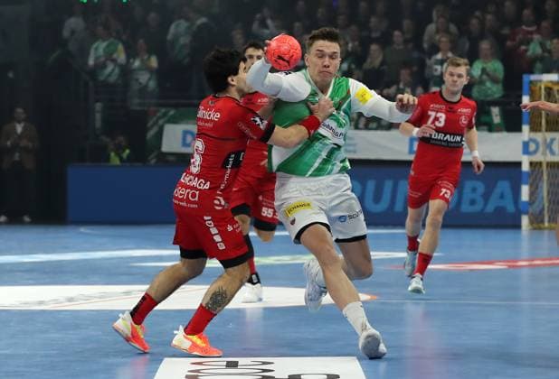 Sport Themen der Woche KW42 Erik Balenciaga Azcue, Lasse Bredekjaer Andersson Zweikampf Spielszene Aktion Handball HBL Bundesliga Herren 10.Spieltag Saison 2023 2024 19.10.2023 Füchse Berlin vs. MT Melsungen *** Erik Balenciaga Azcue, Lasse Bredekjaer Andersson duel match scene action sports handball HBL Bundesliga men 10 match day season 2023 2024 19 10 2023 Füchse Berlin vs MT Melsungen