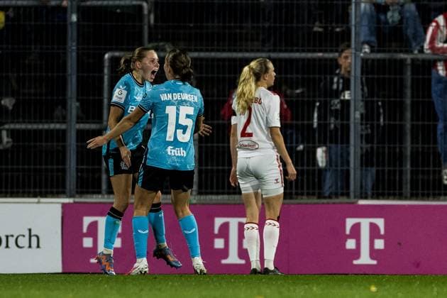 GOOGLE PIXEL Frauen Bundesliga: 1. FC Koeln - Bayer 04 Leverkusen; 20.10.2023 Jubel zum 0:1 durch Janou Levels (Bayer 04 Leverkusen, 5) GOOGLE PIXEL Frauen Bundesliga, 1. FC Koeln - Bayer 04 Leverkusen, Koeln, Franz-Kremer-Stadion am 20.10.2023 DFB REGULATIONS PROHIBIT ANY USE OF PHOTOGRAPHS AS IMAGE SEQUENCES AND OR QUASI-VIDEO. Copyright: xBEAUTIFULxSPORTS Wunderlx